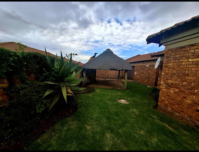 3 BEDROOM TOWNHOUSE FOR SALE IN MODDER EAST